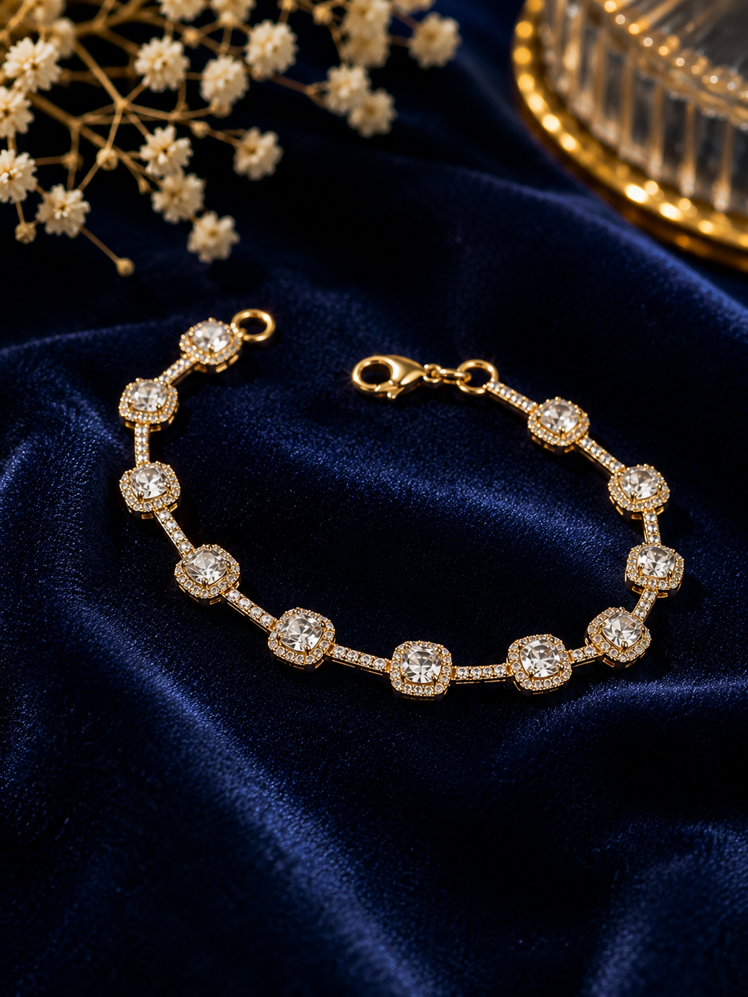 Elegant Gold Halo Bracelet