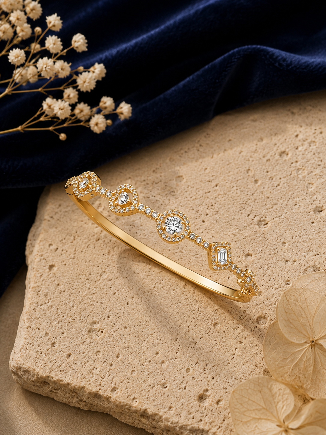 Gold Halo Motif Bangle